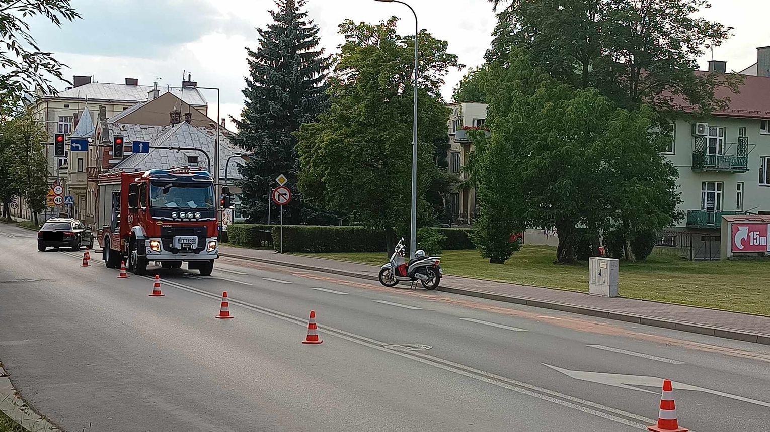 W centrum Tarnowa przewrócił się kierowca skutera Były utrudnienia