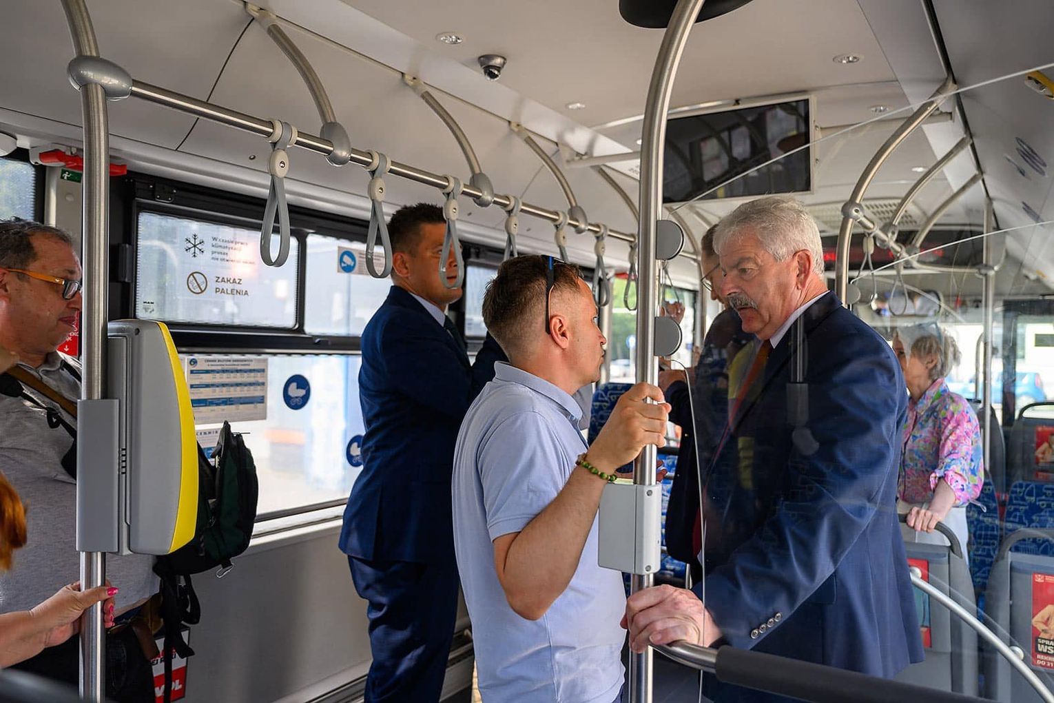 Autobusem Mpk Z Tarnowa Do Wierzchos Awic