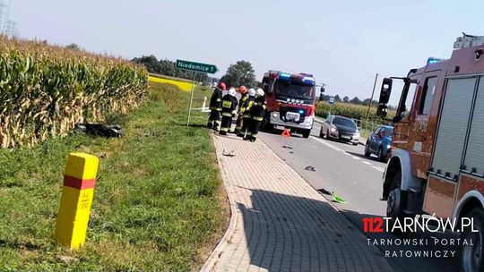 16-latek skuterem w Biskupicach Radłowskich uderzył w samochód osobowy