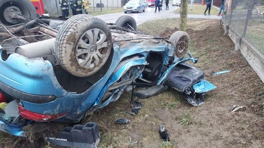 28-latka z Gosławic kierowała pojazdem nie mając uprawnień. Spowodowała bardzo groźny wypadek