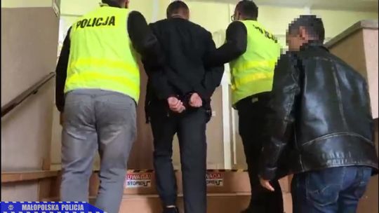 37-latek po napadzie na placówkę bankową, został zatrzymany przez bocheńskich policjantów