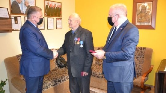 95-latek z Łowczowa odznaczony „Medalem 100-lecia Odzyskania Niepodległości”