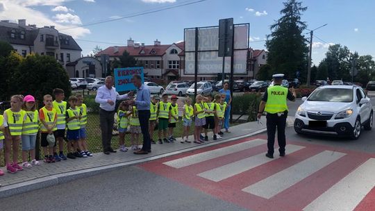Akcja „Kierowco, proszę zwolnij” z udziałem dąbrowskiej drogówki Akcja „Kierowco, proszę zwolnij” z udziałem dąbrowskiej drogówki