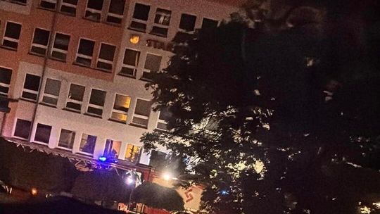 Alarm pożarowy w Starostwie Powiatowym w Tarnowie. Na miejsce ruszyły służby