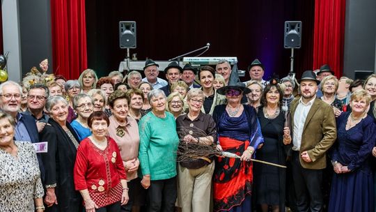 Andrzejkowy II Bal Seniora w Borzęcinie Andrzejkowy II Bal Seniora w Borzęcinie