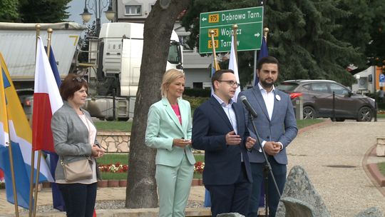 Anna Pieczarka, Piotr Sak i Norbert Kaczmarczyk rozpoczynają dyżury poselskie w Żabnie
