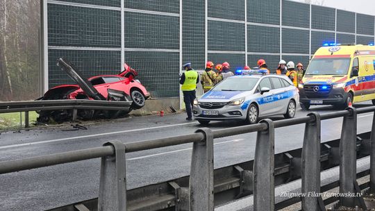 Autostrada A4 pomiędzy Brzeskiem a Tarnowem była zablokowana po wypadku samochodu