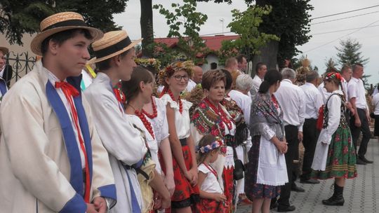 Aż 19 wieńców pojawiło się na Placu Maryjnym w Zalasowej. Rolnicy świętowali dożynki gminy Ryglice