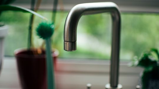 Baterie kuchenne jako kluczowy element nowoczesnej kuchni