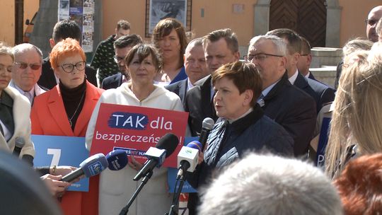 Beata Szydło w Tarnowie poparła kandydatów PiS