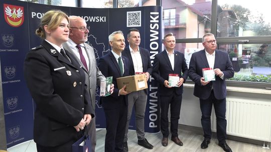 Bezpieczny dom to dom z czujnikiem. 500 mieszkańców powiatu tarnowskiego otrzyma urządzenia za darmo