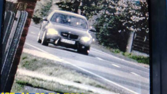 Borusowa. Kierujący BMW poruszał się z prędkością 117 km/h w terenie zabudowanym