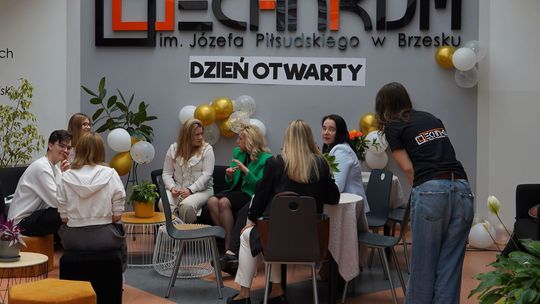 Brzeskie Technikum imienia Piłsudskiego podczas Dnia Otwartego świętowało jubileusz