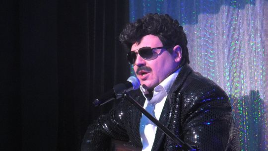 „Być jak Krawczyk” w tarnowskim teatrze