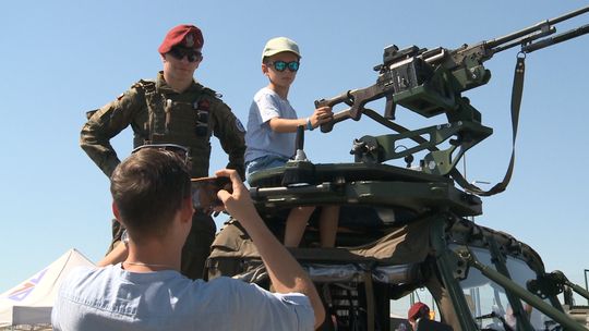 Ciężki sprzęt wojskowy przyjechał do Niecieczy na piknik „Silna Biało-Czerwona”