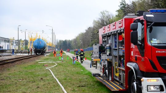 Ćwiczenia jednostek straży pożarnej na obiektach spółki PERN w Woli Rzędzińskiej
