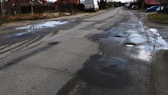 Cząstkowe remonty dróg w gminie Brzesko