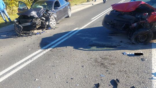 Czołowe zderzenie samochodów w Niwce. Jedna osoba została poszkodowana