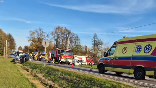 Cztery osoby poszkodowane w wypadku na trasie z Mielca do Lisiej Góry Cztery osoby poszkodowane w wypadku na trasie z Mielca do Lisiej Góry