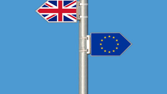 Czym w ogóle jest brytyjska rezydentura dla obywateli UE, jakie daje korzyści i jak ją uzyskać?