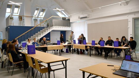 Czytanie cyfrowe czy tradycyjne? Warsztaty „Pageturners” w Skrzyszowie