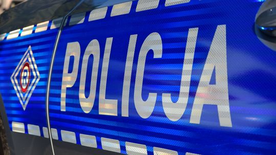 Dąbrowscy policjanci uwolnili dziecko z zatrzaśniętego pojazdu