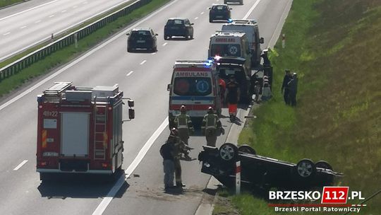 Dachowanie na brzeskim odcinku autostrady A4 [ZDJĘCIA]