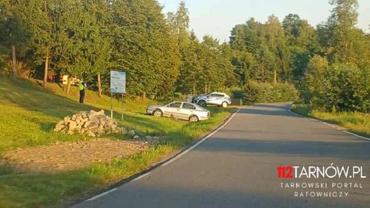 Dachowanie skody w Jastrzębi. Pijany kierowca uciekł