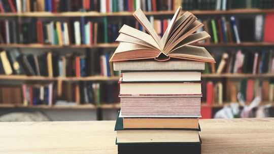 Dlaczego warto poznać książki Jacka Dukaja? Przewodnik po literackim uniwersum