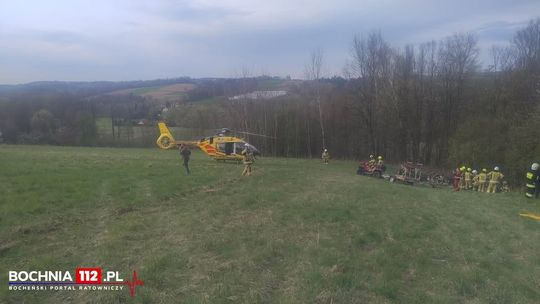 Dramat w Łąkcie Dolnej! Mężczyzna przygnieciony przez ciągnik — na miejscu śmigłowiec LPR! Dramat w Łąkcie Dolnej! Mężczyzna przygnieciony przez ciągnik — na miejscu śmigłowiec LPR!