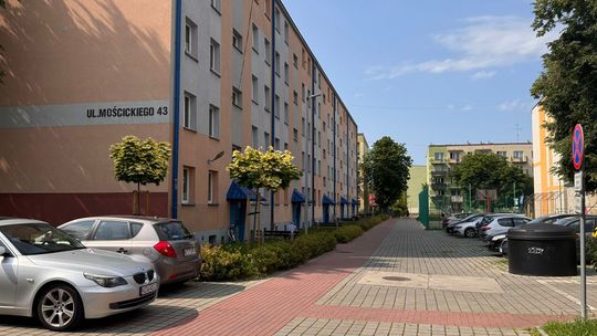 Dramatyczne odkrycie w jednym z mieszkań w Tarnowie. Ranny mężczyzna leżał na łóżku! Dramatyczne odkrycie w jednym z mieszkań w Tarnowie. Ranny mężczyzna leżał na łóżku!