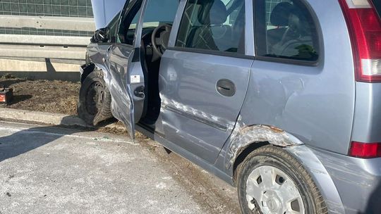 Dwie osoby zostały poszkodowane w wypadku na A4