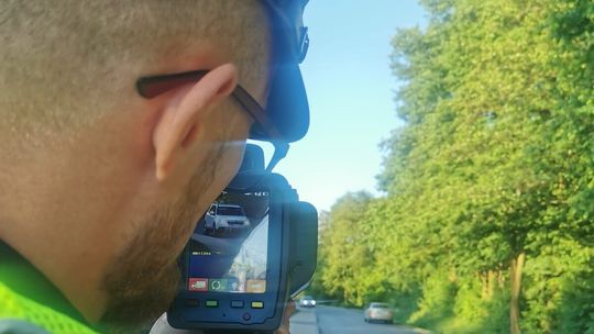 Dwóch kierowców straciło prawo jazdy za nadmierną prędkość w powiecie dębickim