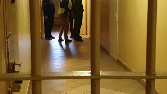 Dyrektorka szkoły zatrzymana na Podkarpaciu. Miała działać w zorganizowanej grupie przestępczej Dyrektorka szkoły zatrzymana na Podkarpaciu. Miała działać w zorganizowanej grupie przestępczej