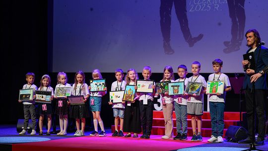 „Dziewczyna z igłą” wygrywa 39. Tarnowską Nagrodę Filmową „Dziewczyna z igłą” wygrywa 39. Tarnowską Nagrodę Filmową