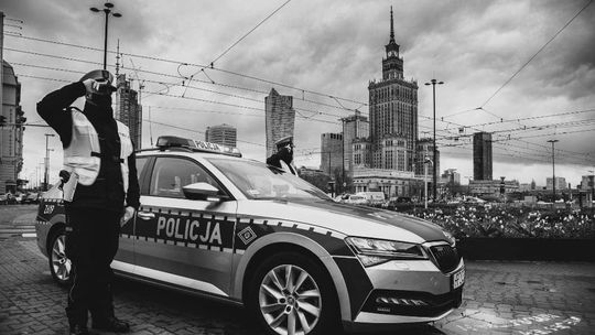 Dzisiaj w całej Polsce zawyją syreny. Policjanci oddadzą cześć zmarłym funkcjonariuszom