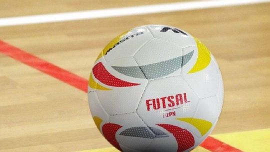 Futsalowe pojedynki w Dębnie i Łapczycy