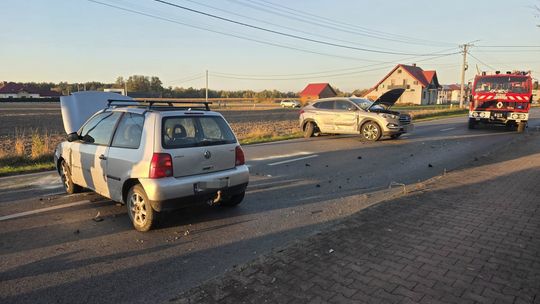 Groźny wypadek trzech samochodów w Nieczajnej Górnej! W jednym z aut matka z trojgiem dzieci. Droga całkowicie zablokowana!