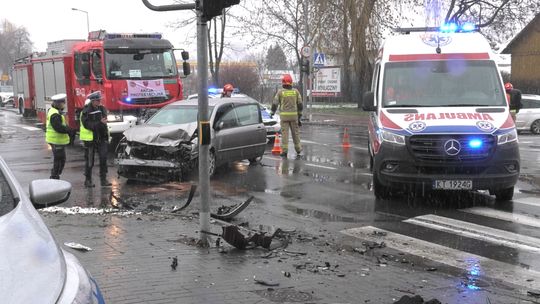 Groźny wypadek w centrum Tarnowa. Jedna osoba trafiła do szpitala