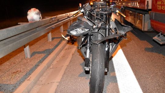 Groźny wypadek z udziałem motocyklisty na tarnowskim odcinku autostrady A4 