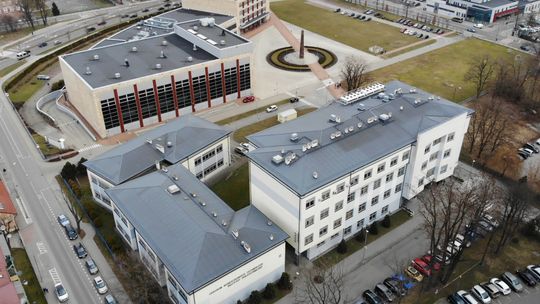 Grube miliony dla Akademii Nauk Stosowanych w Tarnowie