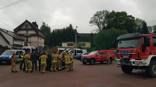 Intensywne poszukiwania śmigłowca w rejonie Kasiny Wielkiej. Na miejscu liczne służby!