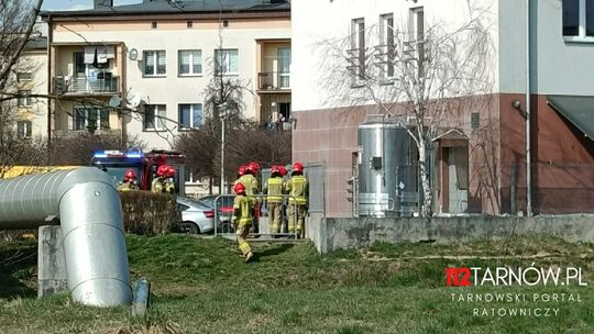 Interwencja służb przy przychodni w Tarnowie. Wyciek niezidentyfikowanego gazu