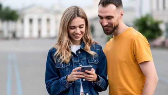 Jak eSIM zmienia sposób, w jaki podróżujemy po świecie Jak eSIM zmienia sposób, w jaki podróżujemy po świecie