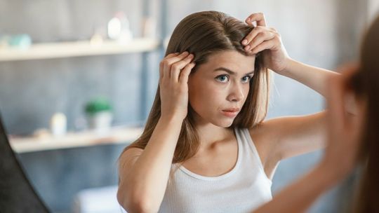 Jak poprawić kondycję włosów? Najlepsze zabiegi pielęgnacyjne po lecie