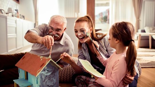 Jak rozwijać kreatywne hobby dla całej rodziny: od rękodzieła po malowanie