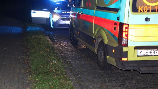 Jechał slalomem, inni kierowcy myśleli, że jest pijany. 64-latek miał udar mózgu
