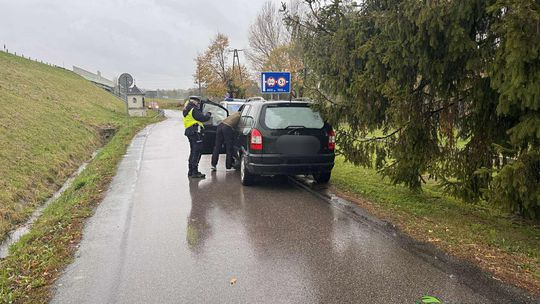 Jedna osoba poszkodowana w zderzeniu opla z pojazdem Straży Gminnej