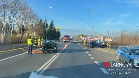 Jedna osoba została poszkodowana w zderzenie samochodów w Ładnej