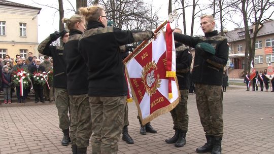 Jednostka Strzelecka w Dąbrowie Tarnowskiej uhonorowana sztandarem podczas Dnia Pamięci Żołnierzy Wyklętych